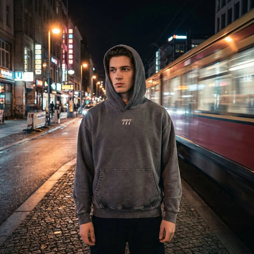 Grauer Cropped Hoodie mit 777 Stick mx777clo